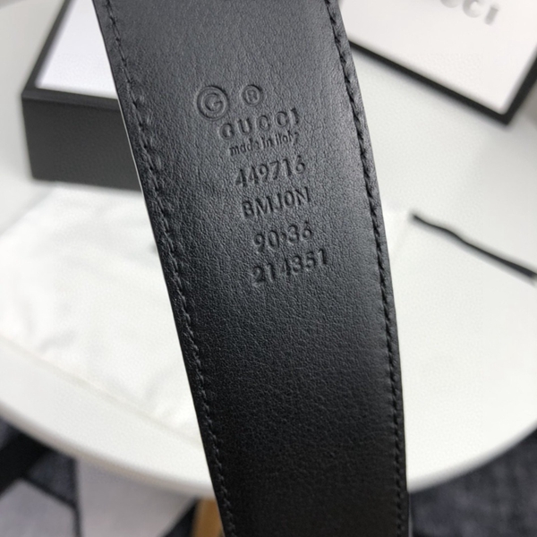 スーパーコピーグッチベルト角部分ディテール